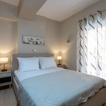 Maraia Downtown Living Каламата