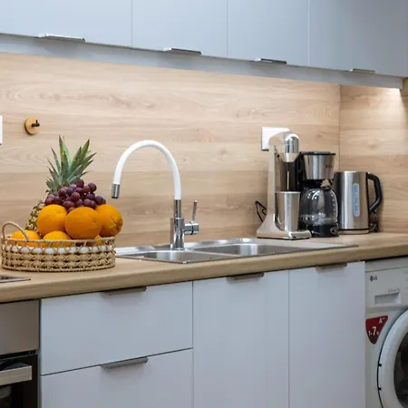 Maraia Downtown Living Каламата