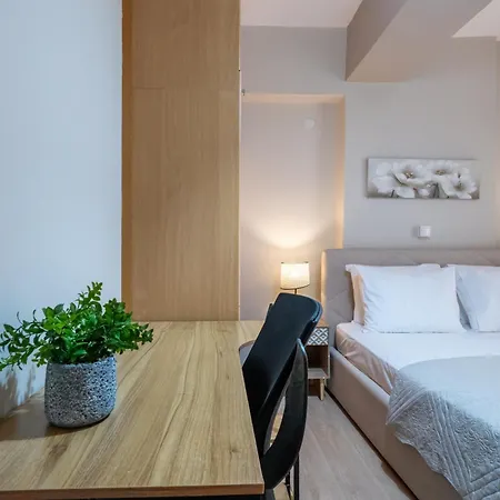 Maraia Downtown Living Каламата